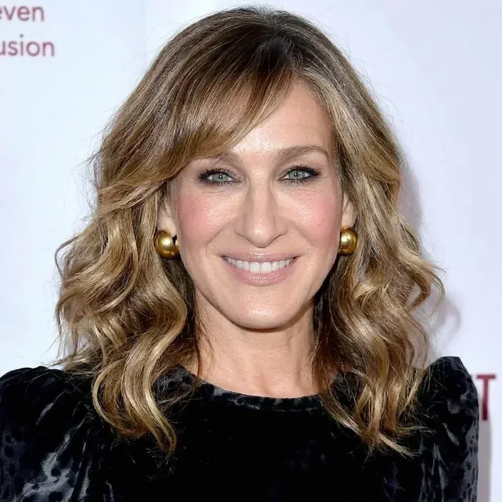 Sarah Jessica Parker as an example of rectangular face shape — longer proportions with defined angular jaw