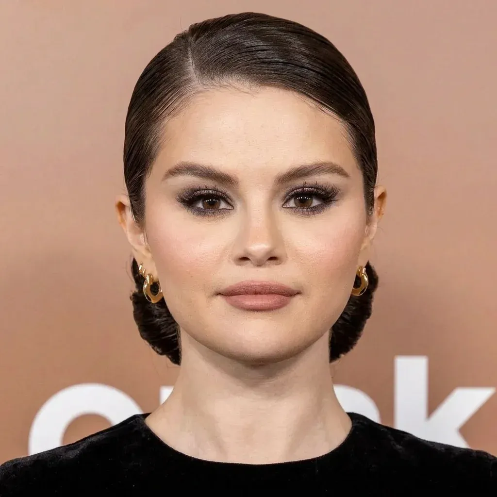 selena gomez round face shape before