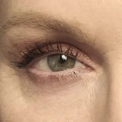Julianne Moore's eyes — warm hazel, earthy True Autumn quality