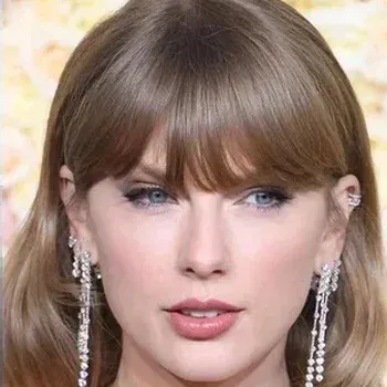 Taylor Swift — Light Spring celebrity example, fair warm skin and light golden blonde hair