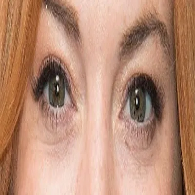 Lindsay Lohan's eyes — vivid warm green, Bright Spring signature