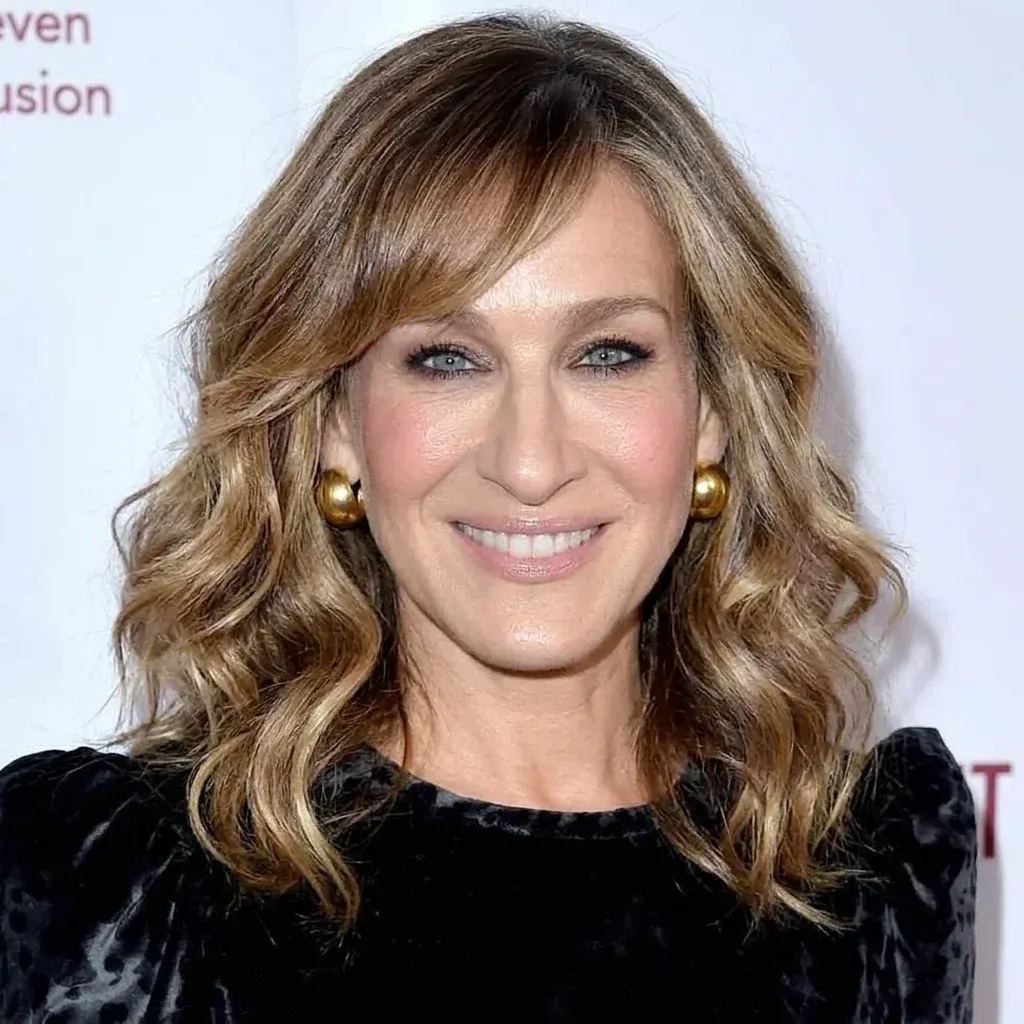 Sarah Jessica Parker with face shape annotations showing rectangular proportions