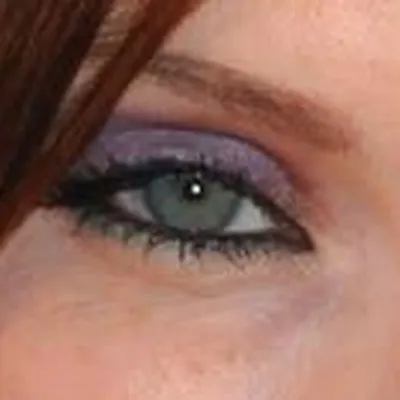 Sophie Ellis-Bextor's eyes — cool blue, Bright Winter quality