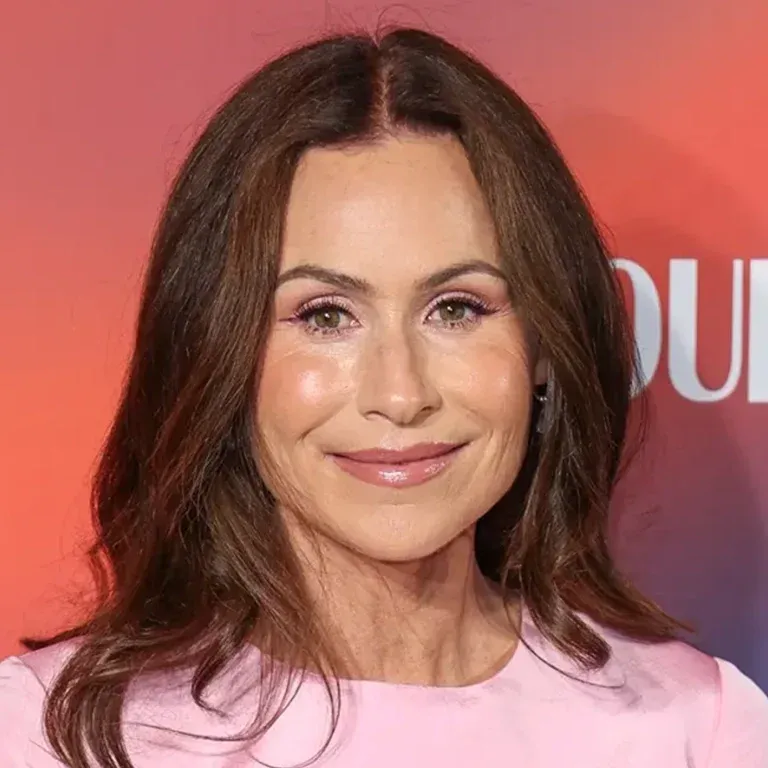 Minnie Driver natural portrait showing triangular face shape proportions