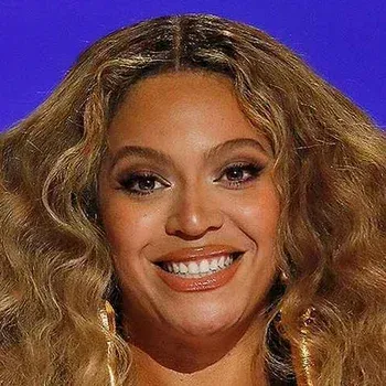 Beyoncé — True Autumn celebrity example, warm golden skin and warm brown eyes with golden-warm hair